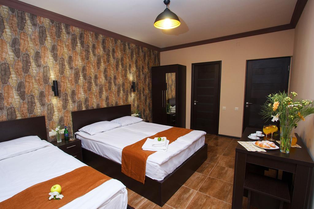 Wow Guest House In Apartment 141 Erivan Dış mekan fotoğraf